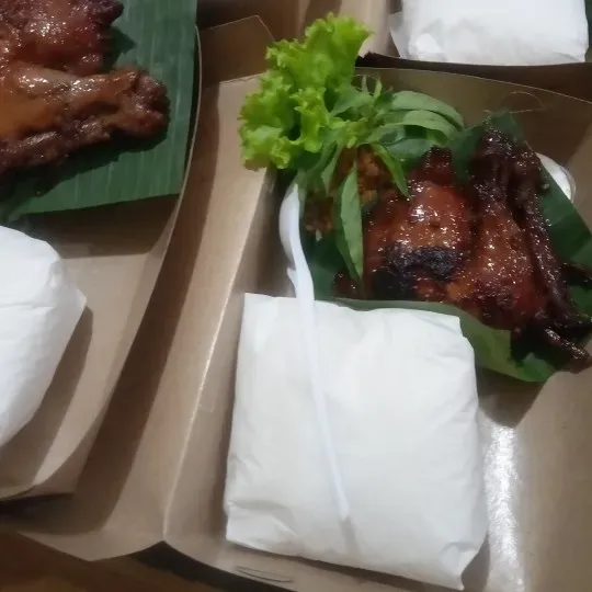 Foto Paket Nasi Box Ayam Kampung Goreng Bacem