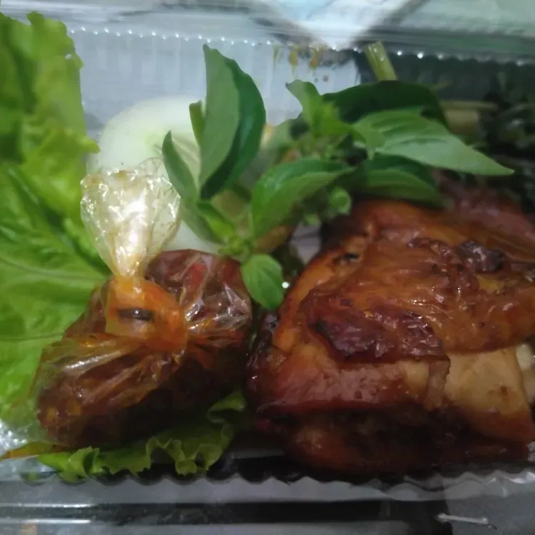 Foto Ayam Bakar dan Bacem di Ayam Goreng Mbak Hetty
