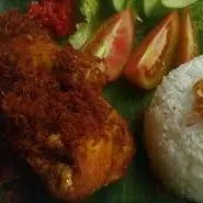 Foto Nasi Ayam Pedaging Goreng Laos