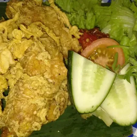 Foto Sego Sayap Crispy Sambal Tomat