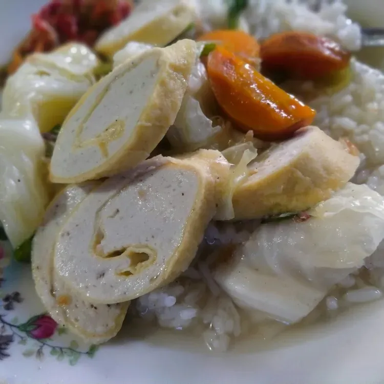 Foto Sop Rolade Ayam Kacang Polong
