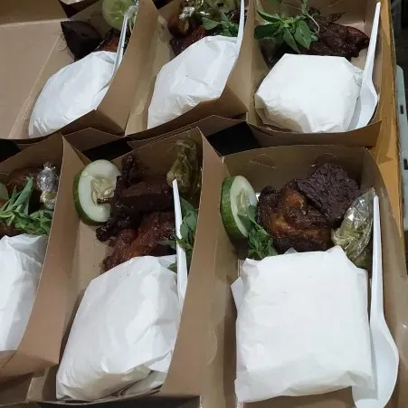 Foto 2 Paket Nasi Ayam Pedaging Bacem