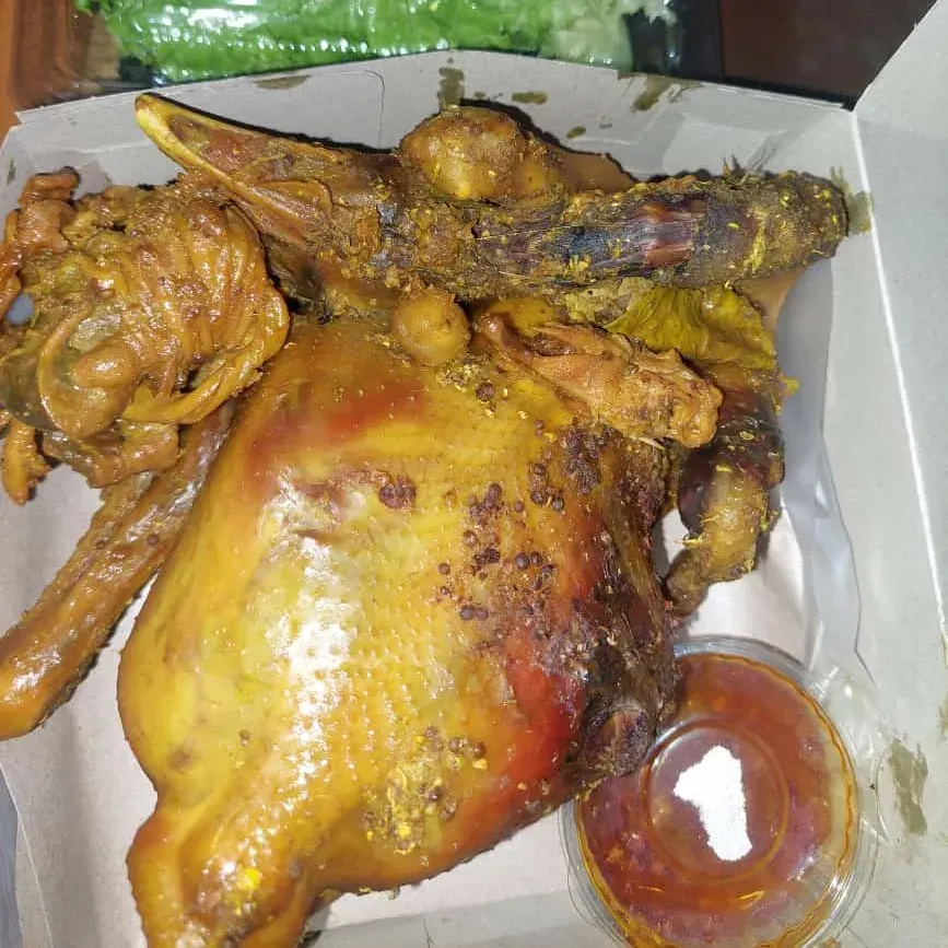 Foto Ingkung Ayam Red Ungkep