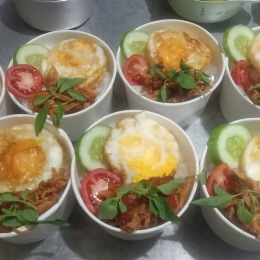 Foto 2 Ricebowl Ayam Suir Telur Ceplok